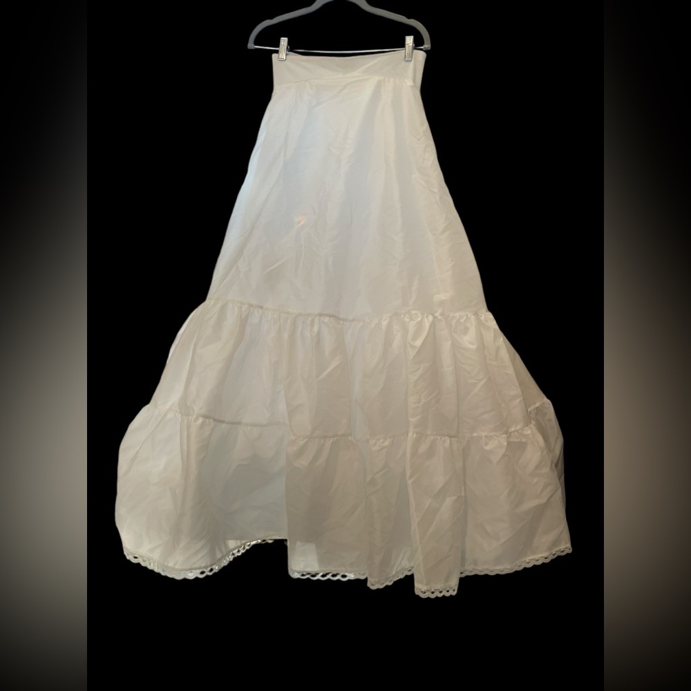 David’s bridal  hoop /toile bridal dress slip